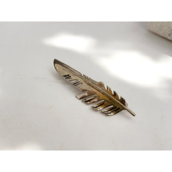 Feather Shaped Sterling Silver Vintage Southwest Classic Brooch Pin | Pendant - Picture 10 of 10